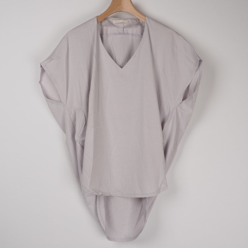 ラベンダーシャツでおフェロコーデ♡ 出典:airCloset