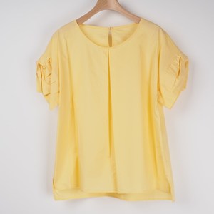 イエローシャツはデニム合わせが今っぽ 出典:airCloset