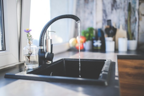 water-kitchen-black-design-large-600x399