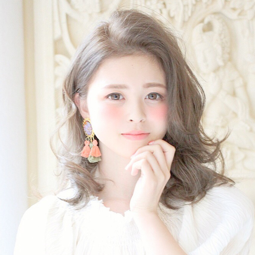 モテ女はしてるミディアムウェーブ 大人セクシーさ全開のスタイル10選 Hair