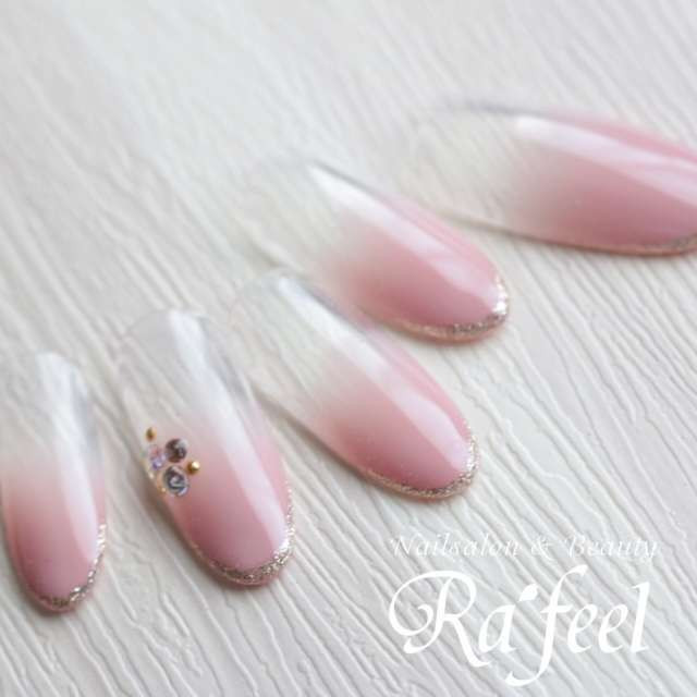 出典:ネイルスタイリスト*ももRa'feel