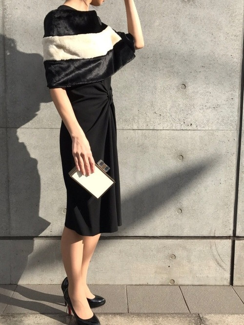 出典元:THEDRESS