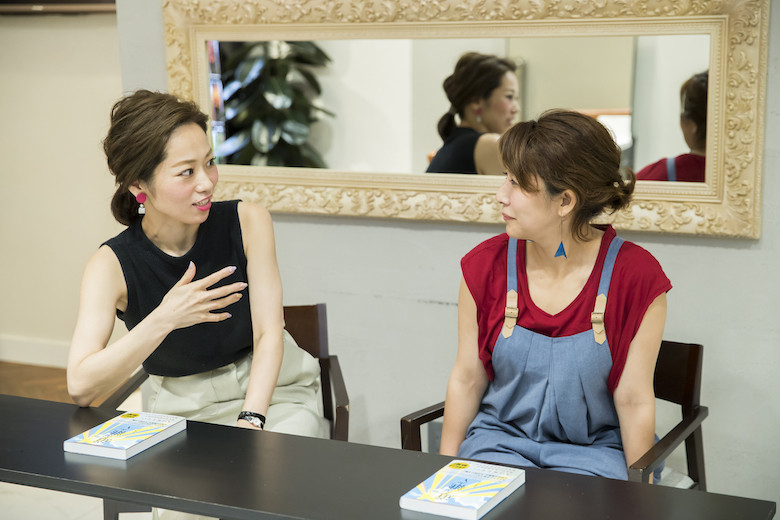 『道を継ぐ』の著者の佐藤友美さんとMichio Nozawa HAIR SALON Ginzaのスタイリスト・那須久美子さんの対談