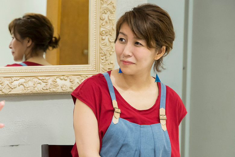 対談中の佐藤友美さん