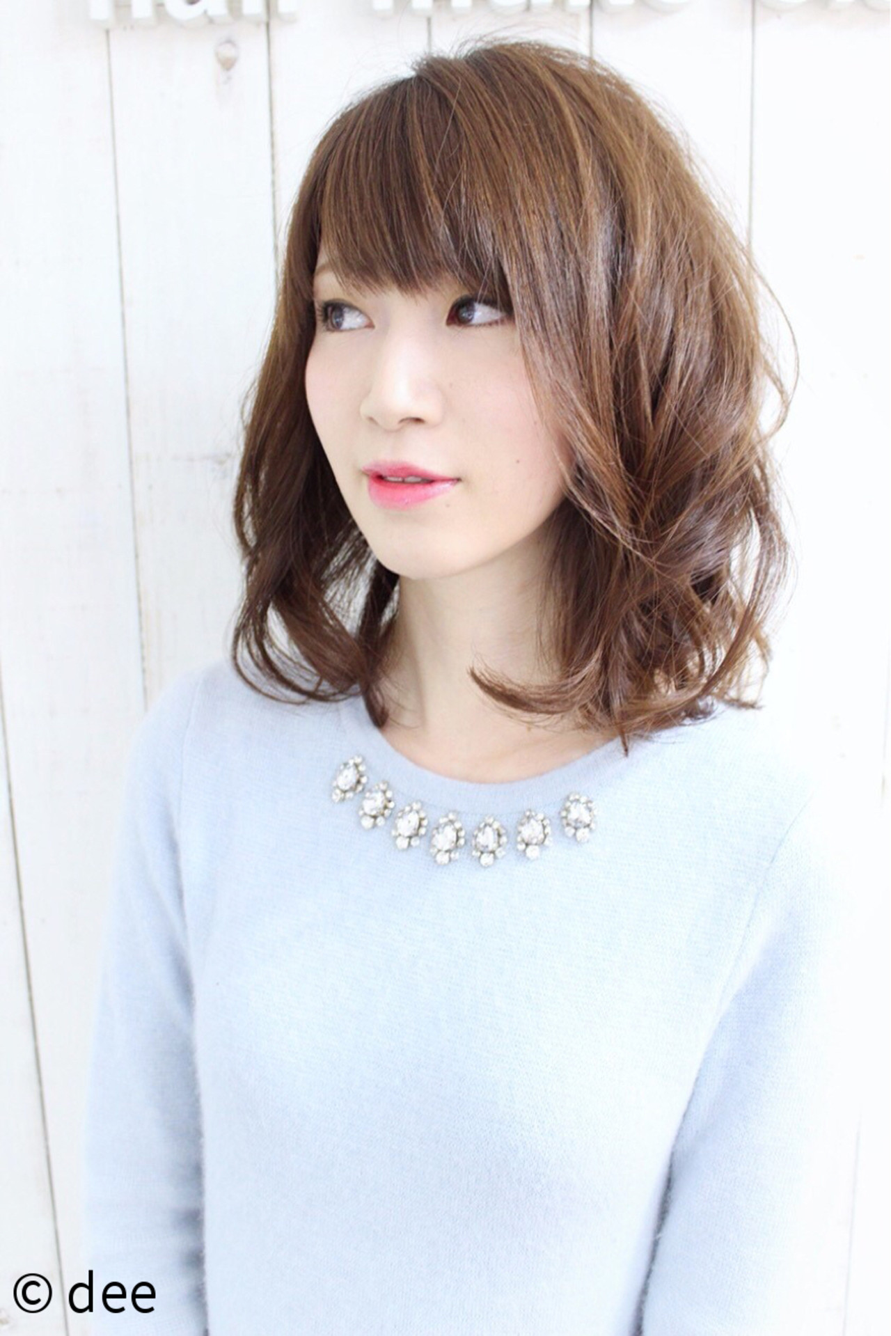 ゆるやかウェーブで愛されミディアム dee