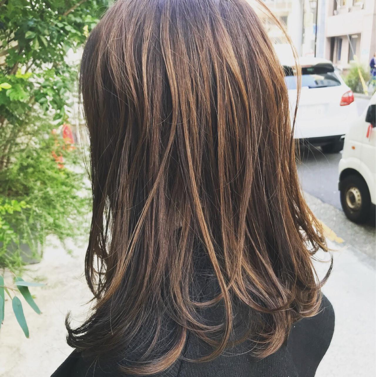 ミディアムヘアのローライトでフェミニンに♡ 松村卓人