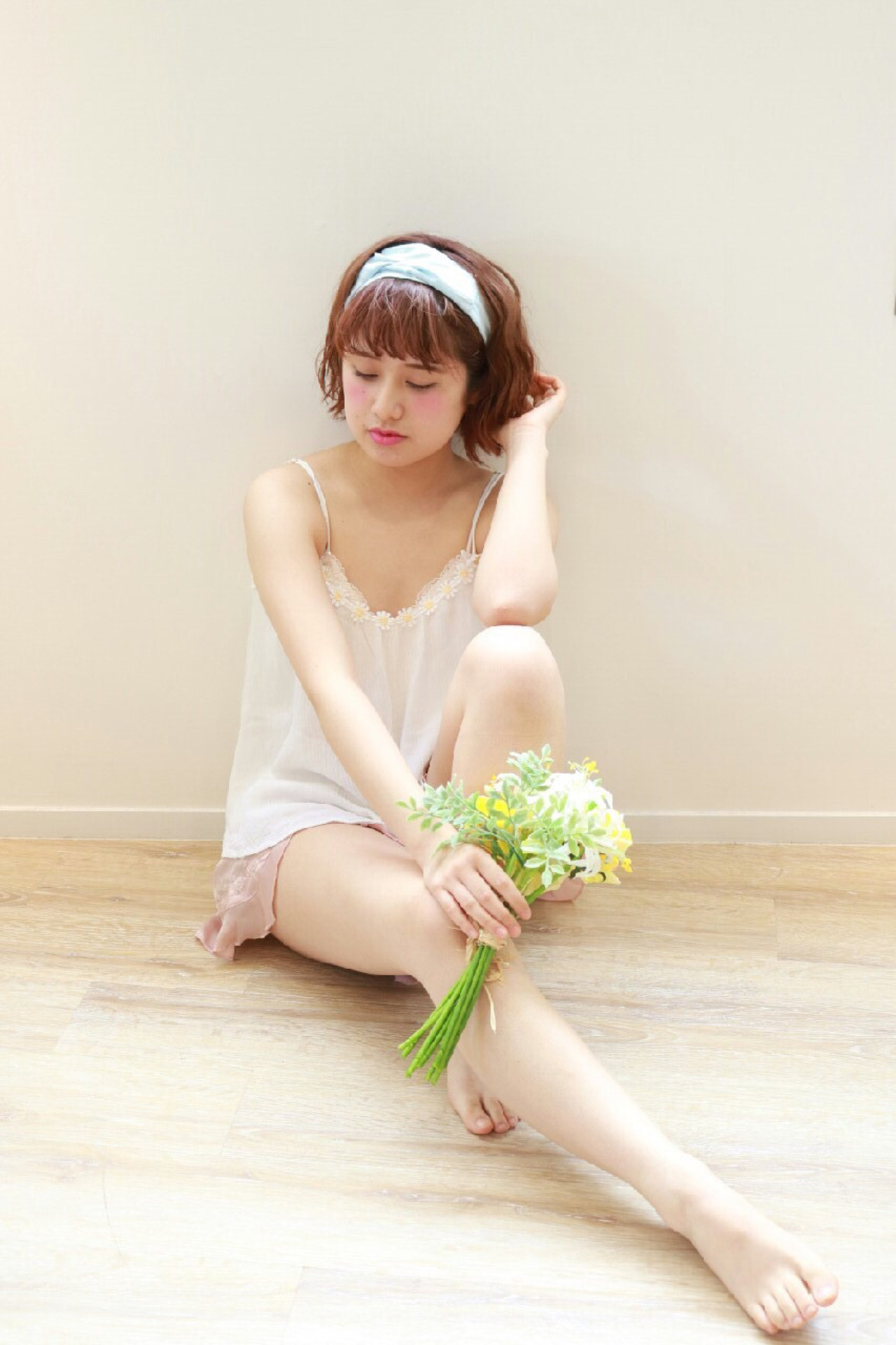 パステルフェミニンなヘアバンドヘアアレンジ いぬいしょうこ