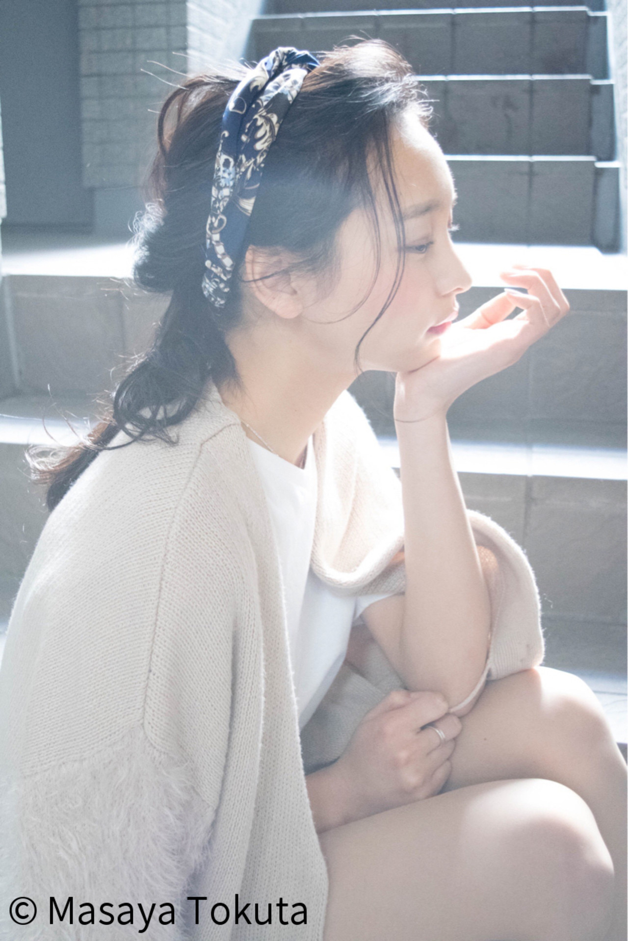子供っぽくない!スカーフヘアバンド色っぽアレンジ♡ 徳田 誠也
