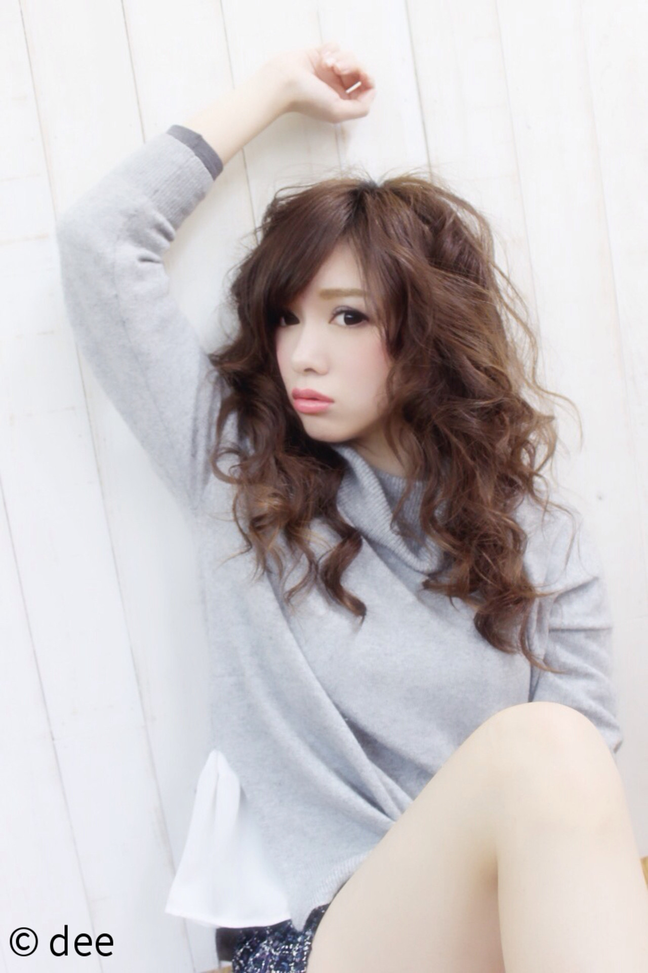 縦巻きで女性らしさ抜群!モテソバージュ dee