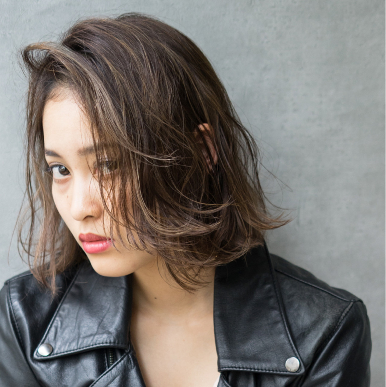 ミディアムヘアは前髪なしで大人色気アピール おすすめスタイル特集 Hair