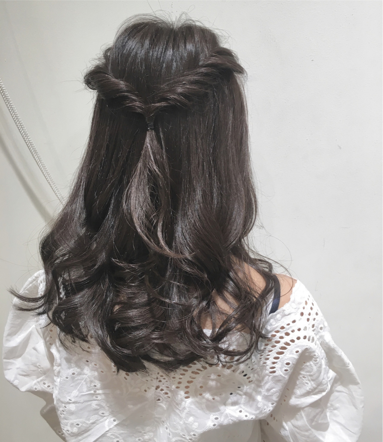 オフィスにもデートにも使えるロングヘアの簡単アレンジ 市岡 久 | AZURA鏡島