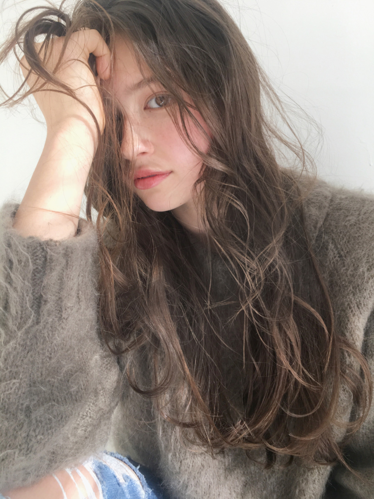 色っぽ透明感がポイント♡なロングヘア 中島 潮里 / LOAVE