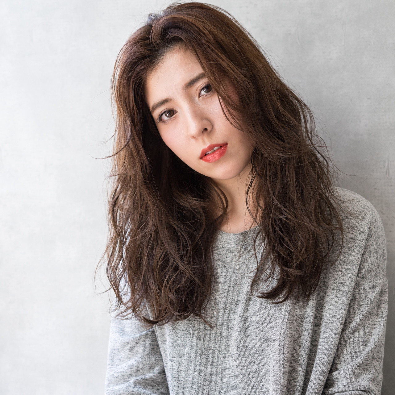 ロング×センター分けでアンニュイな雰囲気を 山田涼一