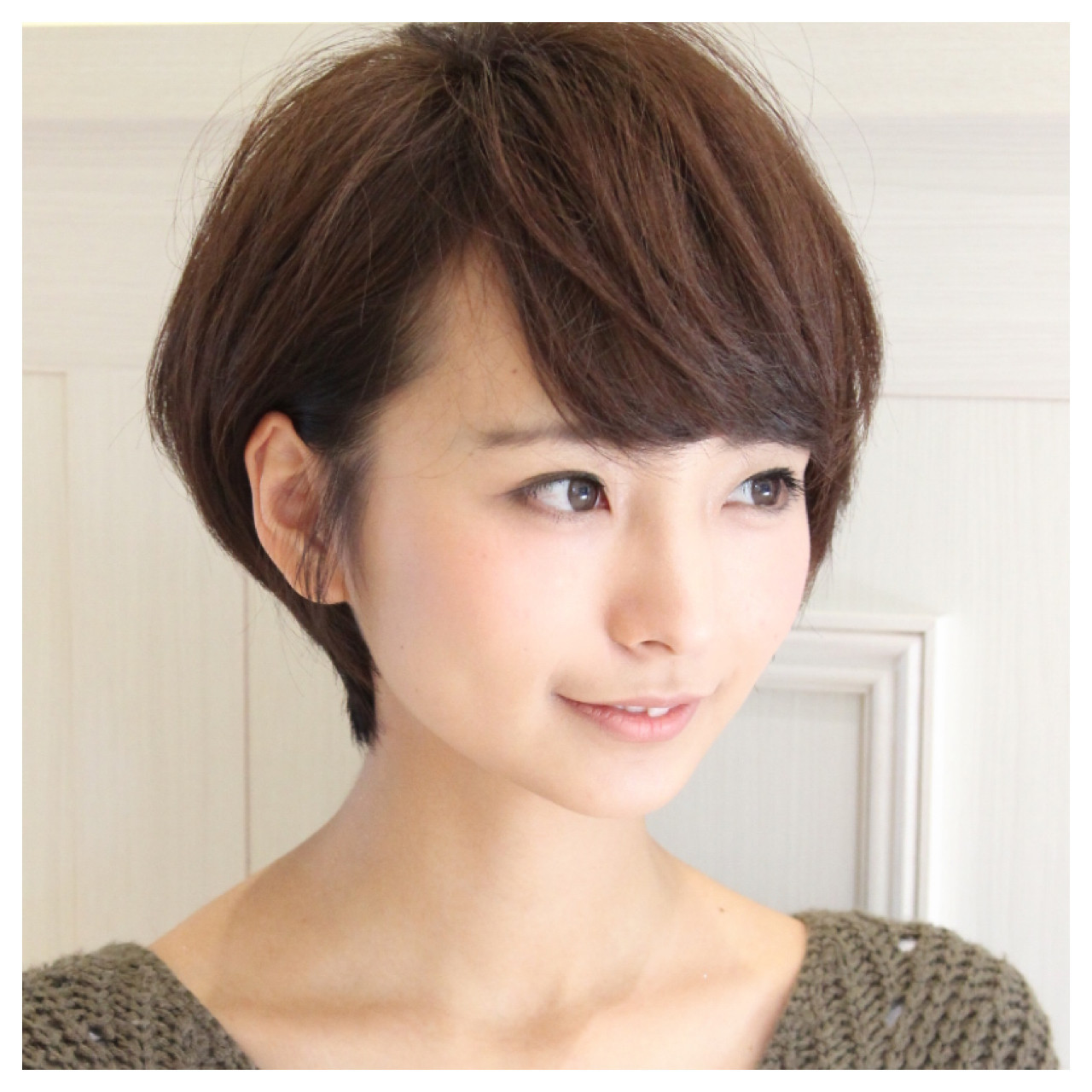 ひし形シルエット耳かけショート Masanori Yamasaki