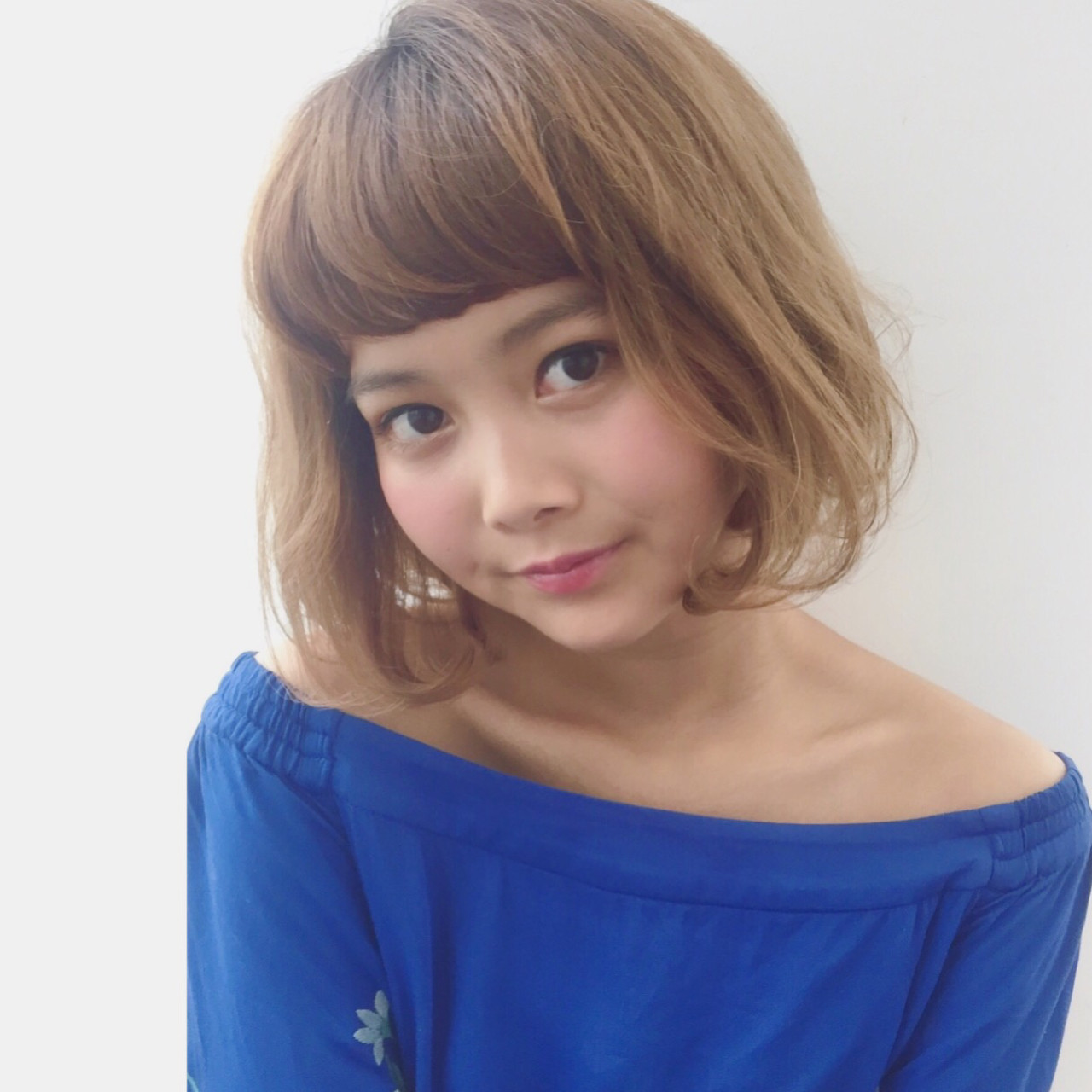 重めの眉上斜めバングもボブと相性◎ 古田 千明 // ZACC