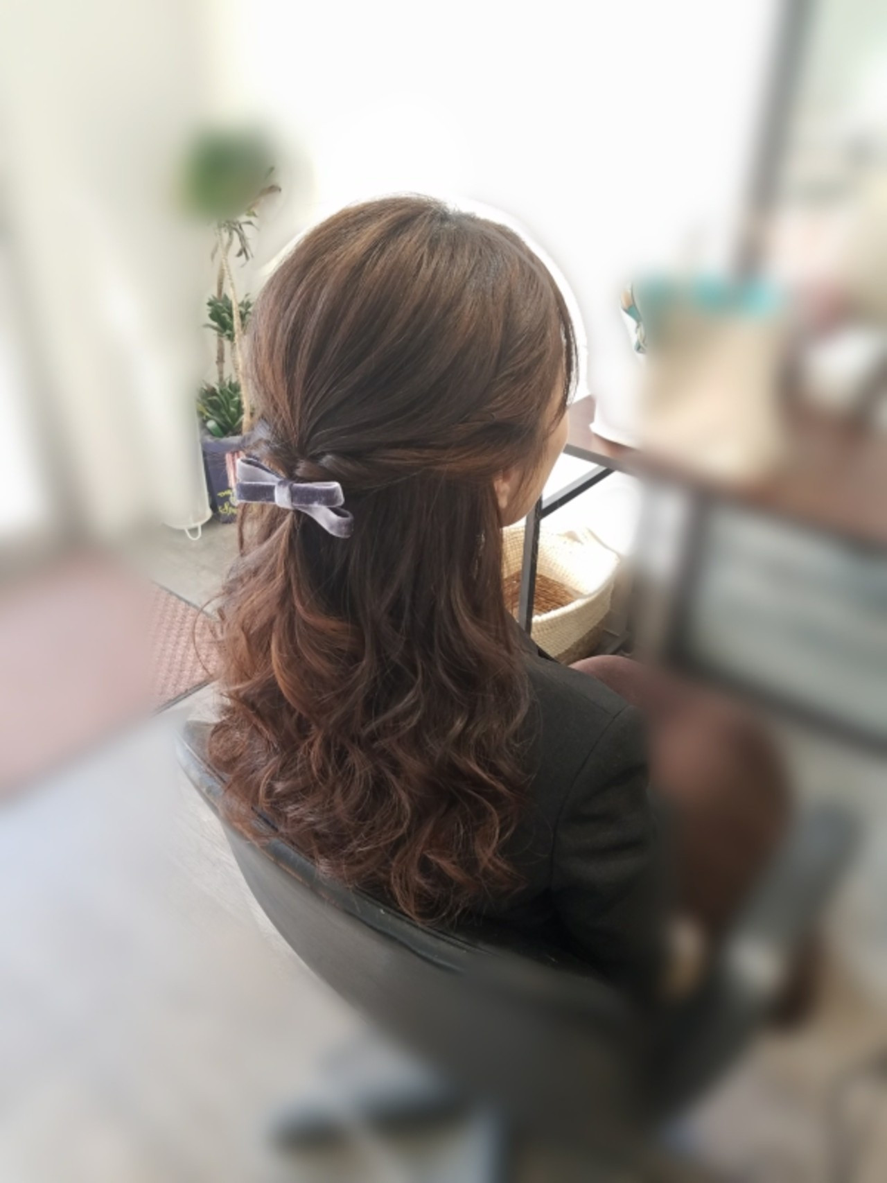 ねじり髪×ハーフアップでエレガントな女性に♪ mai | HAIR SALON STELLA