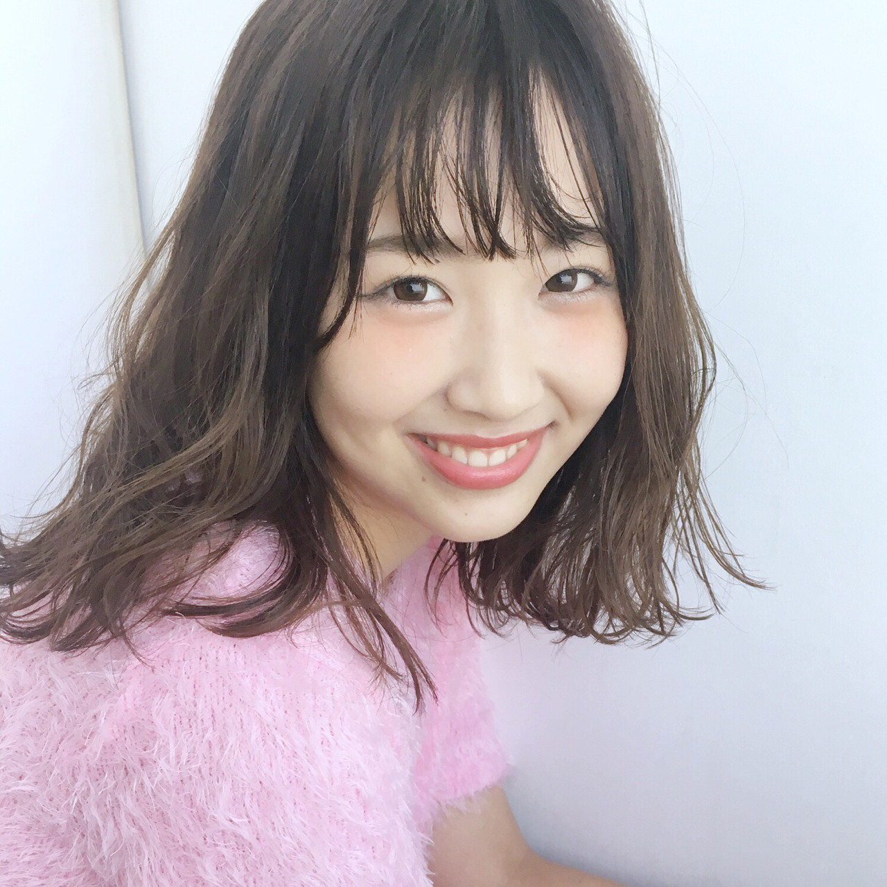 ふんわりと薄くつくった前髪がフェミニンに♡ 日比野 恵理 | angel.gaff