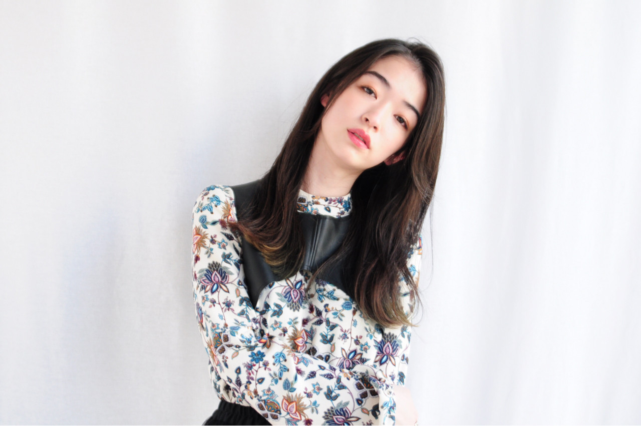 センターパートならクールな女性に 小走 祥菜 | tricca