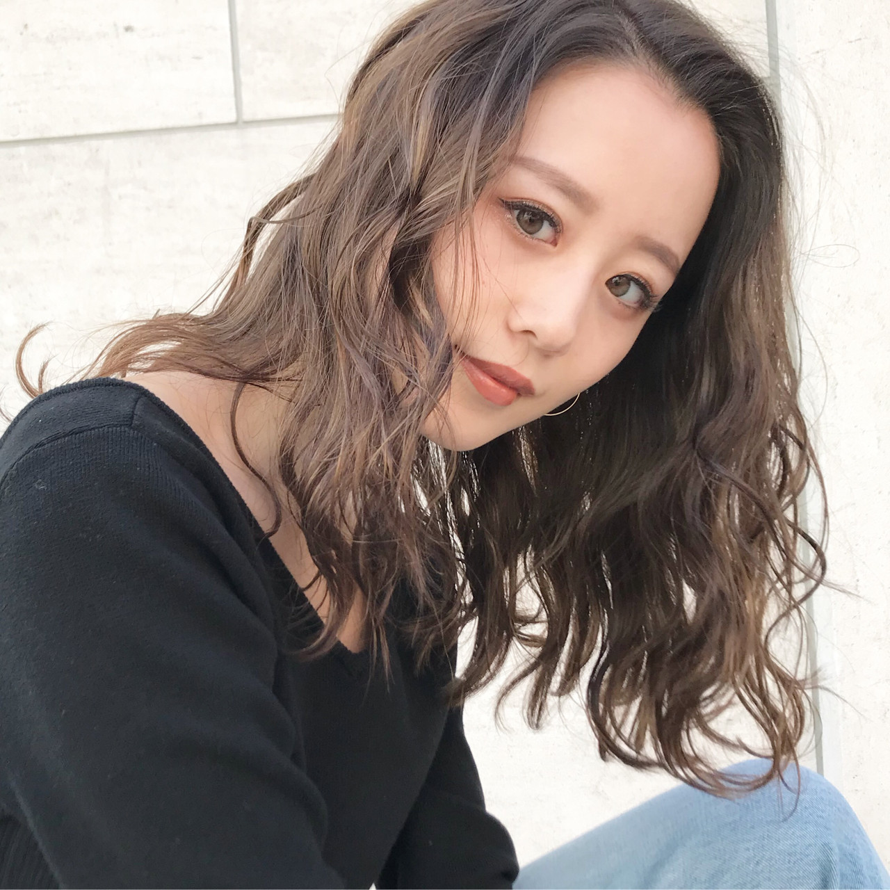 ゆるふわウェーブ×ハイライトなら重軽ヘアに 高橋ジロウ / ROENA 原宿.表参道 | ROENA