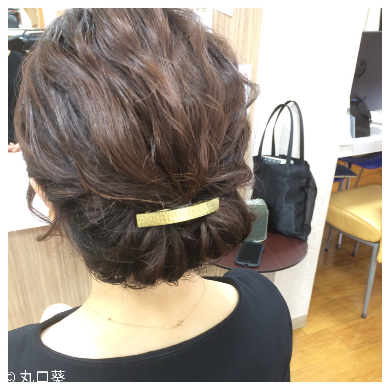 簡単に上品で落ち着いたギブソンタック 丸口葵 | ヘアーズアッシュ