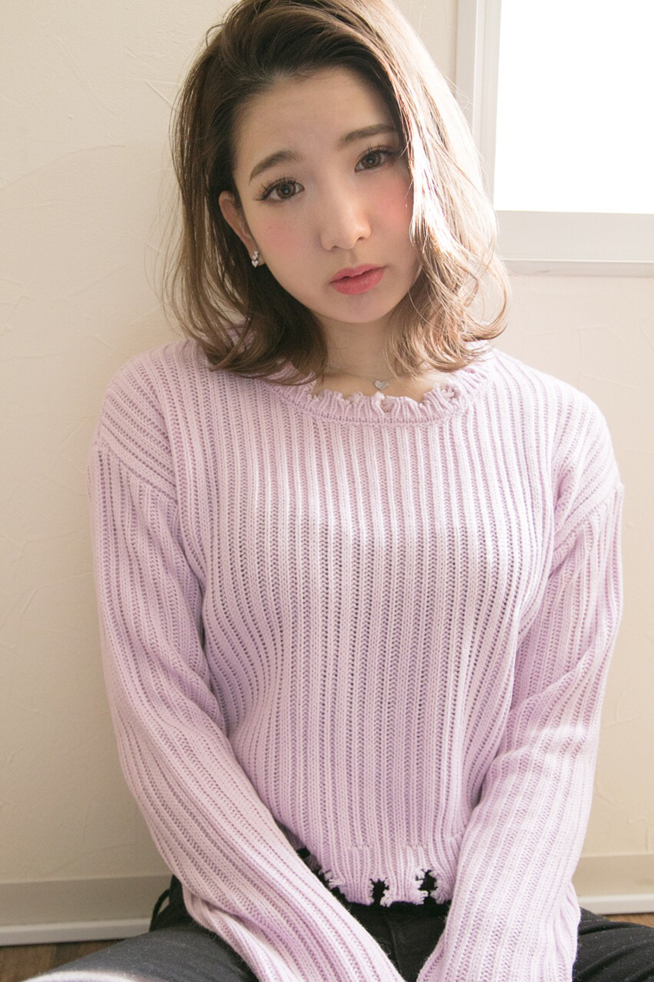 大人可愛い明るめアッシュベージュでお人形さん風♡ 廣長 毅 | Lull