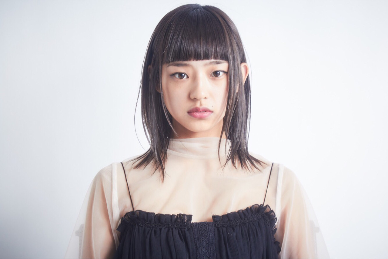 ぱっつん前髪のモードなミディアム 松下 みちる