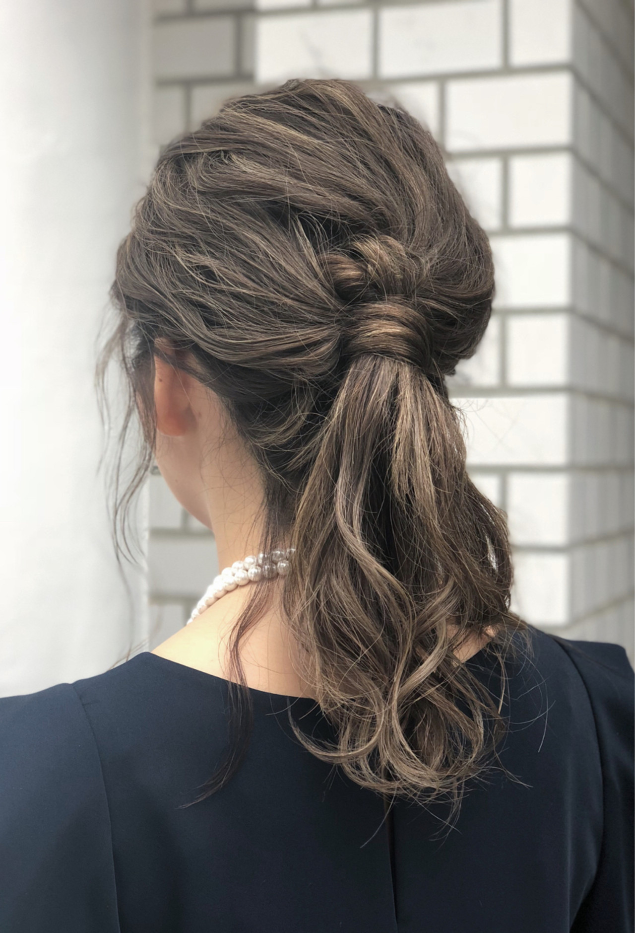 大人っぽいローポニーテール×くるりんぱ 我妻大地 | GREEK Hair Design