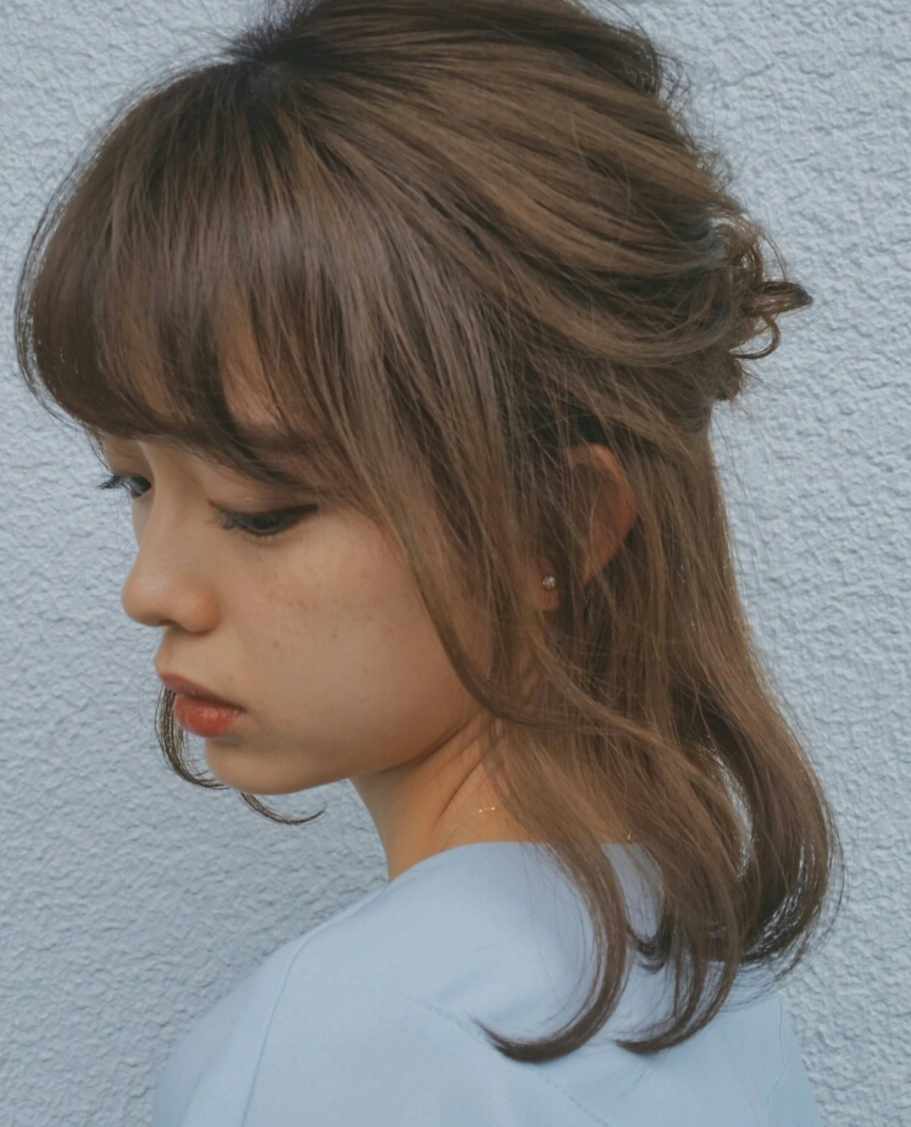 はねた部分をまとめてハーフアップに♪ hosoi | WEC HAIR