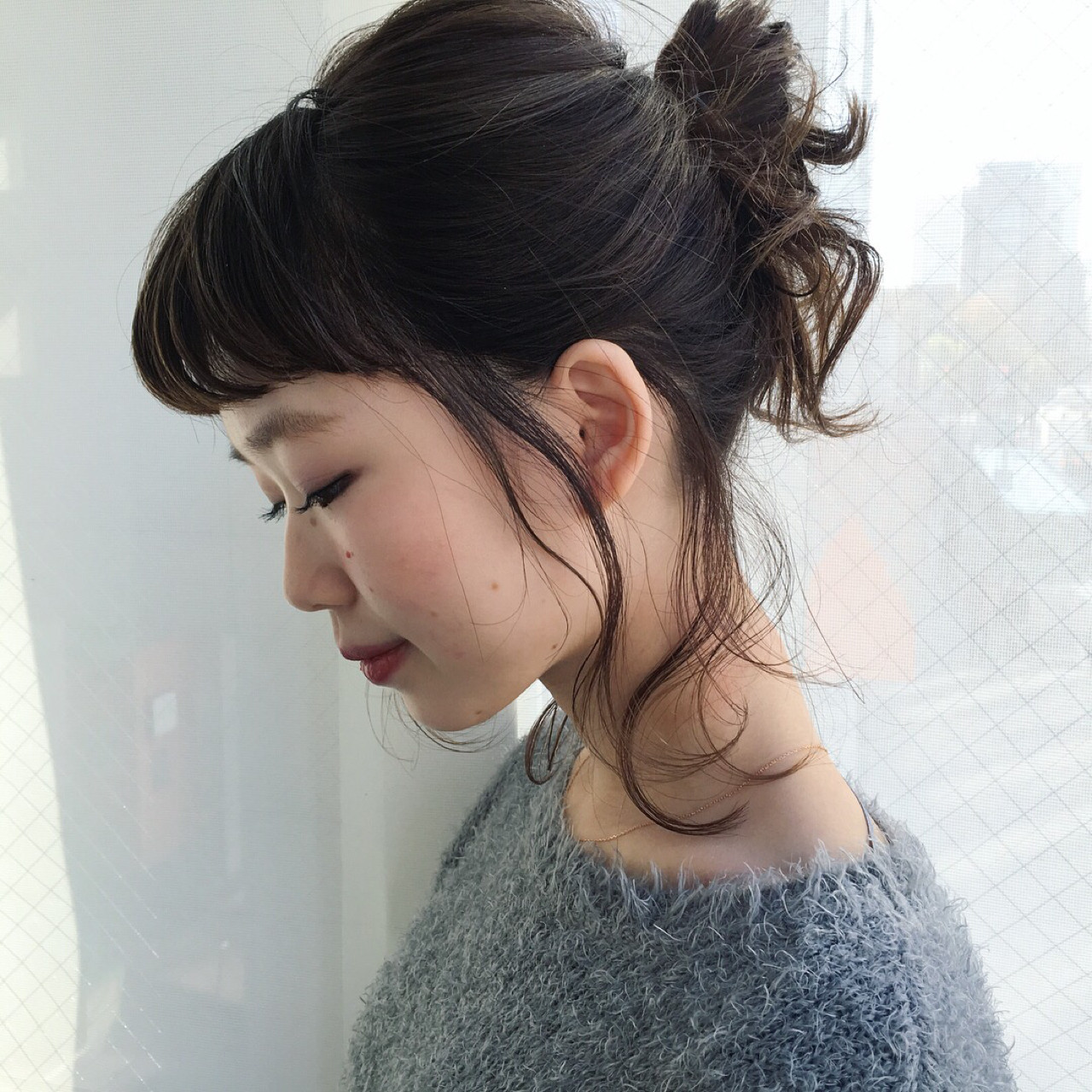 後れ毛が可愛いミディアムの簡単アレンジヘア 武藤 茜 | THEATER