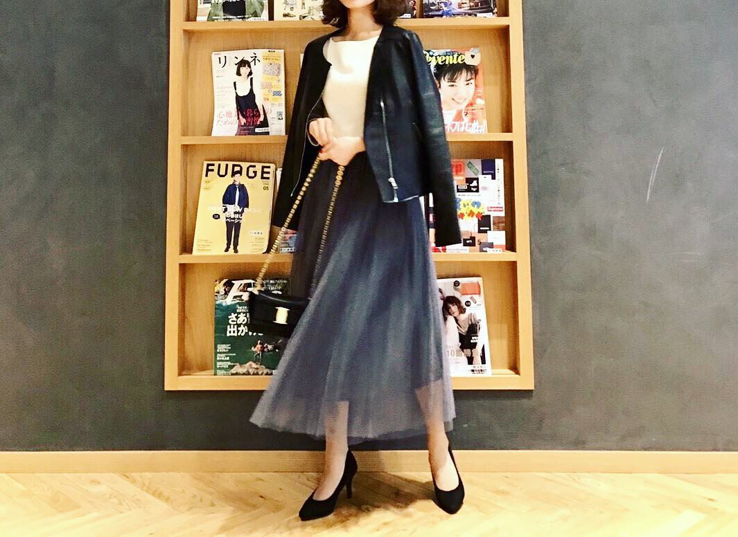 チュールスカートで女性らしい着こなしに 出典:erikodayo28
