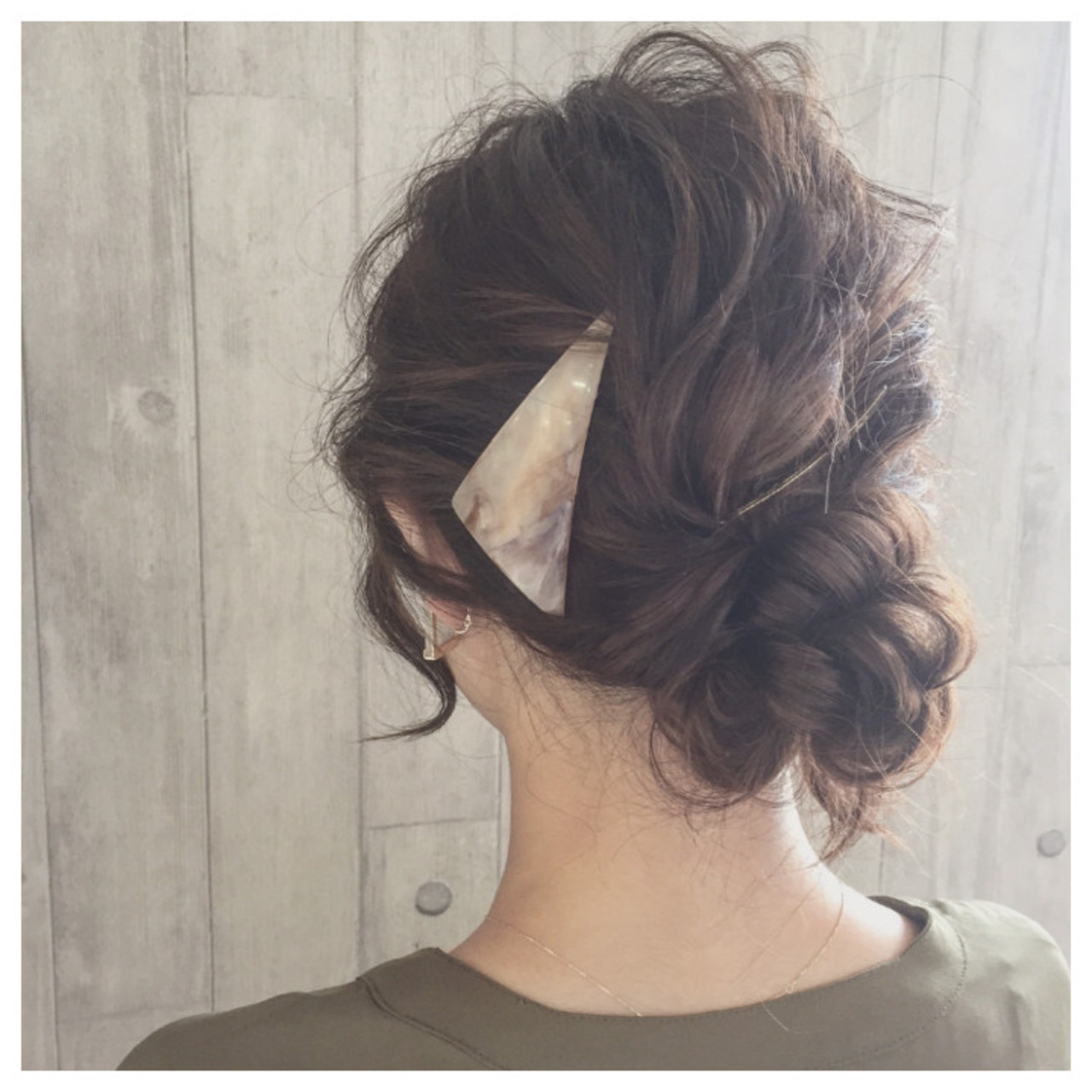 ロングのアップもバレッタでおしゃれして♡ 宮田 恵里香