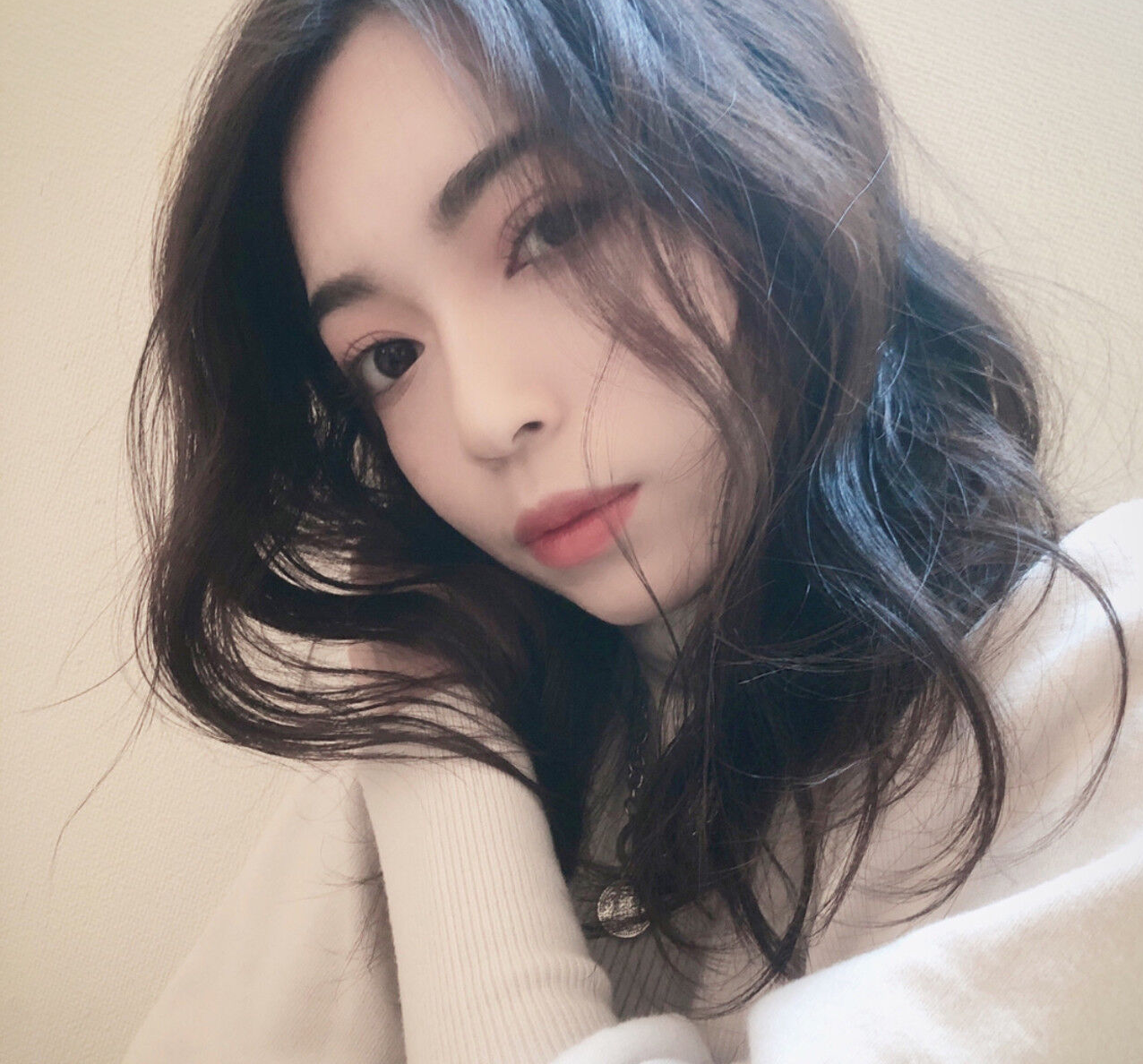 暗髪 アッシュカラー 大人っぽくて 透明感 おすすめヘアカラーカタログ Hair